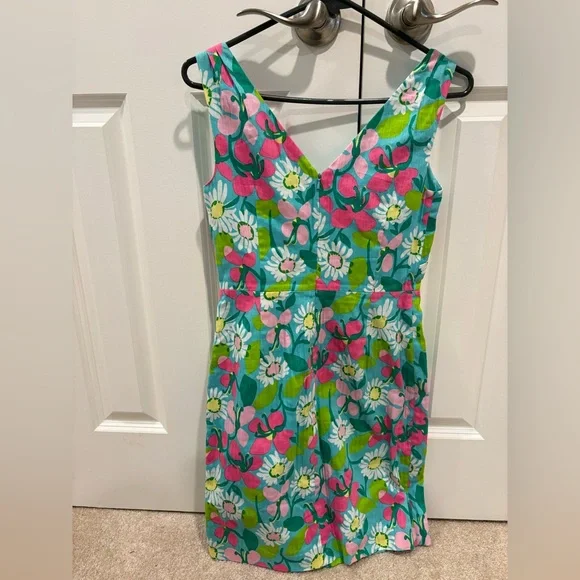Lilly Pulitzer Floral V-Neck Printed Dress Size 4 Dobby Fabric Blossom Lined 💐 - Picture 3 of 4